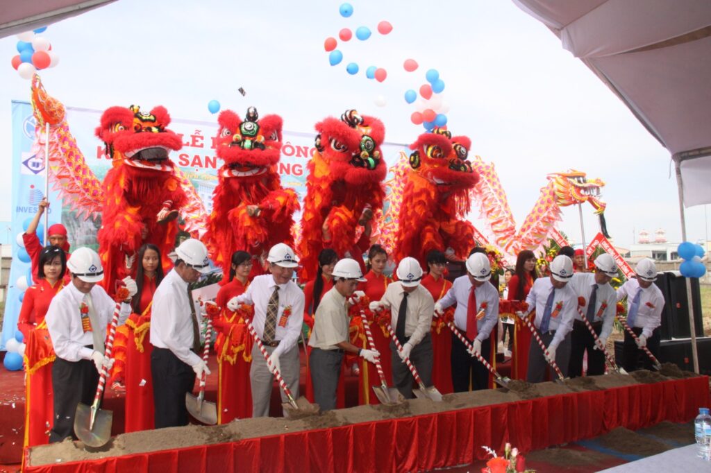 Khởi đầu thành công với sự trang trọng và tận hưởng niềm vui của lễ khởi công